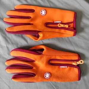 Biking gloves, warm, washed but never used, great quality